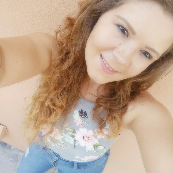 Meet your Posher, Hayley - Picture 6 of 7